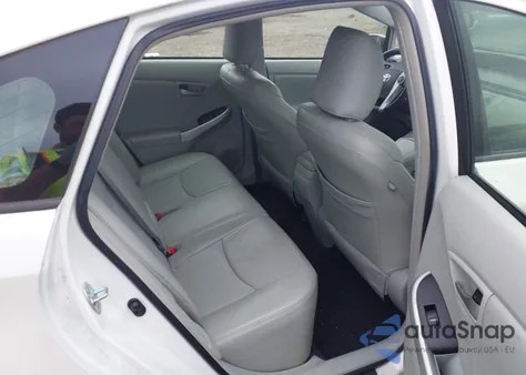 2013 Toyota Prius Three из США, поврежденный, VIN JTDKN3DU2D5594155